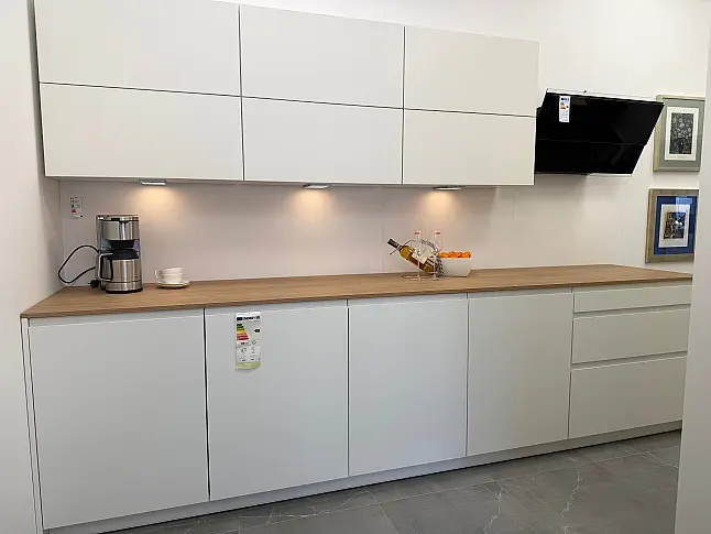 Moderne Küchenzeile  in Mattlack zum super Preis