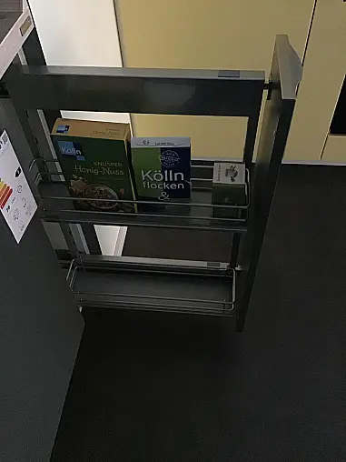 dunkle Küche mit Eiche Montreal NB Griffleiste moderne Einbauküche Glasrückwand inkl. E-Geräte komplett