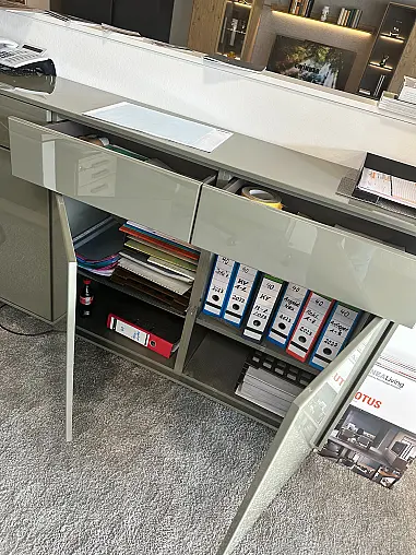 Wir verkaufen unser hochwertiges Sideboard in Lack Olivgrau