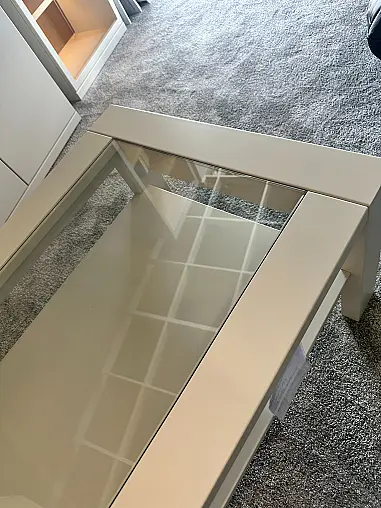 Wir verkaufen unseren hochwertigen Couchtisch in Lack Seidengrau