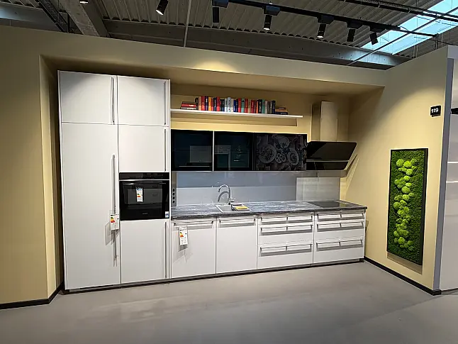 DWK 119 Moonlight-Grey seidenmatt mit Glasrückwand