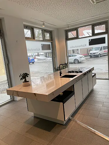 Poggenpohl Plus Modo + Silstone Versailles Ivory