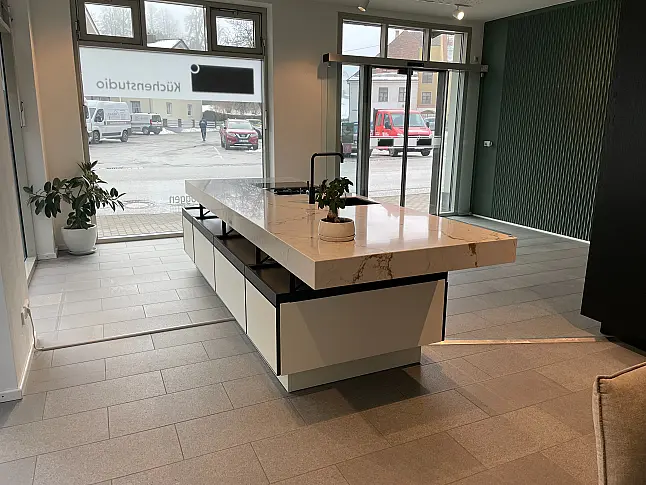 Poggenpohl Plus Modo + Silstone Versailles Ivory