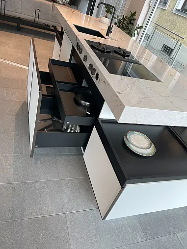 Poggenpohl Plus Modo + Silstone Versailles Ivory