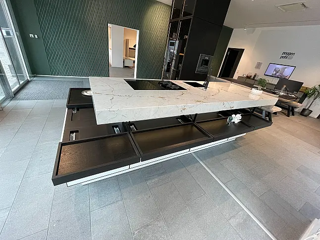 Poggenpohl Plus Modo + Silstone Versailles Ivory