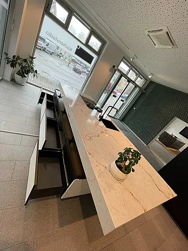 Poggenpohl Plus Modo + Silstone Versailles Ivory