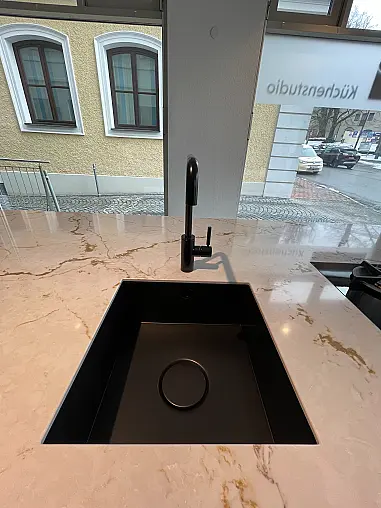 Poggenpohl Plus Modo + Silstone Versailles Ivory