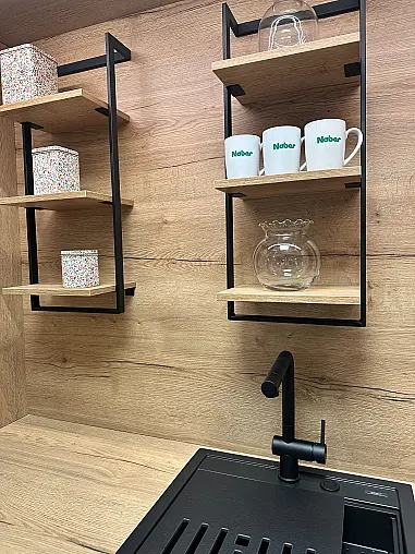 Inselküche in Lack Jade Premium Matt und Stone Oak Nachbildung