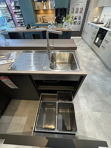 Moderne U-Küche im gemütlich modernen Style