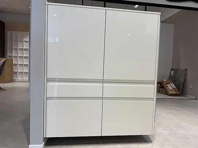 Moderne Grifflosküche in Weis Hochglanz