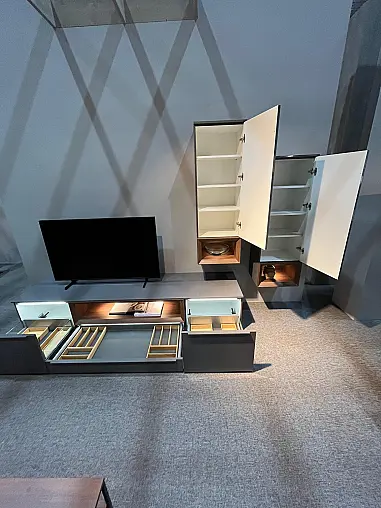 Exklusive Wohnwand / Wohnzimmerschrank - Messestück - Modern Hochglanz mit Holzakzenten - LED-Beleuchtung
