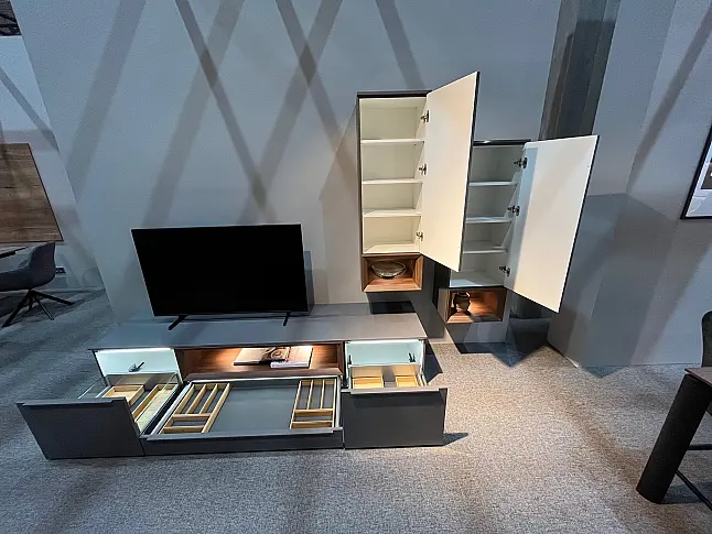 Exklusive Wohnwand / Wohnzimmerschrank - Messestück - Modern Hochglanz mit Holzakzenten - LED-Beleuchtung