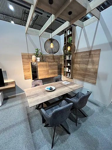 Exklusives Esszimmer inkl. ausziehbarem Tisch und Stühlen - LED-Beleuchtungen - Messestück - sofort verfügbar !