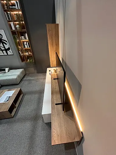 Exklusive Wohnwand / Medienboard - Lack Alpinweiß / Eiche Havanna - LED-Beleuchtungen - Couchtisch - Messestück - sofort verfügbar!