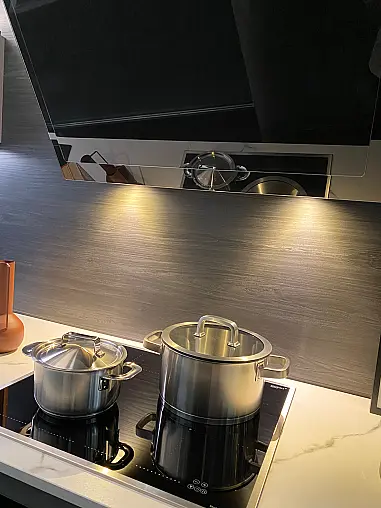 Burger Ella Quarzgrau Austellungsküche