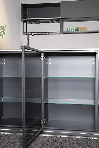 Moderne Küche in mineralgrün