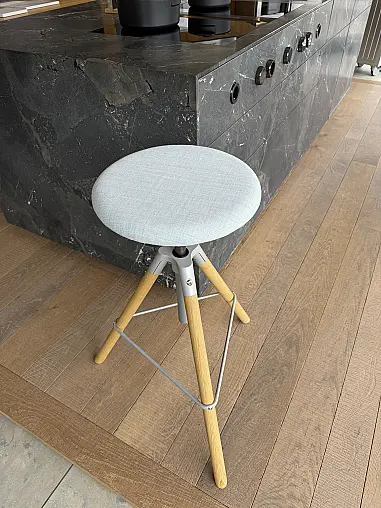 Ausstellungsstücke, höhenverstellbar von 70-85cm Sitzhöhe, Sitzfläche D.35cm drehbar,