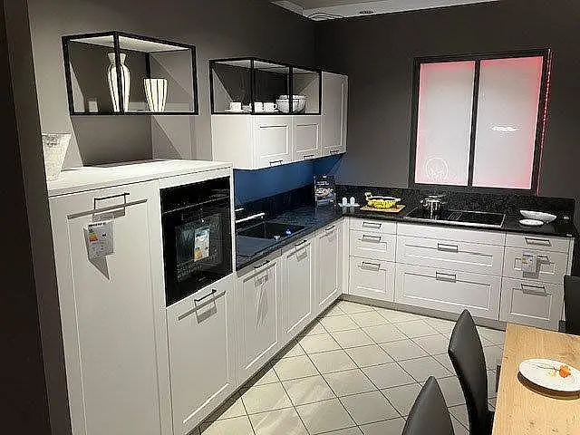 Häcker AV 5007 L-Küche A594 Satin Mattlack