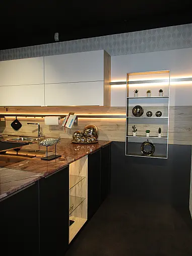 Moderne Küche mit Insel U-Form Weiß Eiche San Remo NB mit hochwertiger Natursteinarbeitsplatte &amp; vielen Extras inkl. Dampfgarer