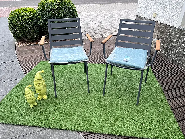 Armlehnenstuhl für den Garten