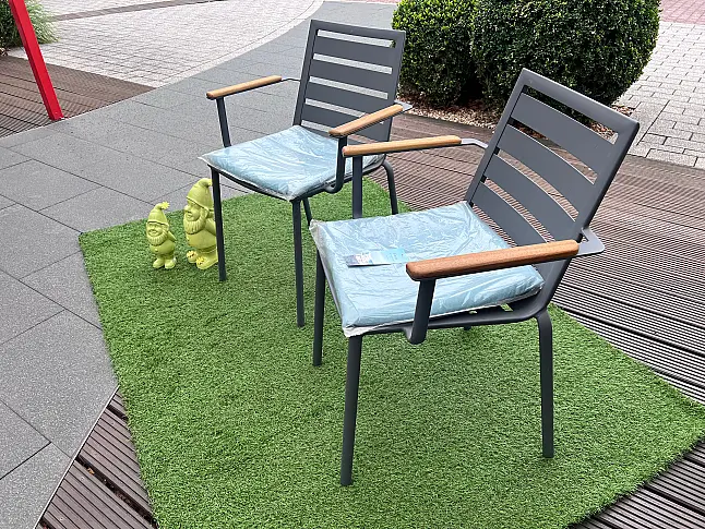 Armlehnenstuhl für den Garten
