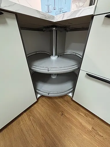 moderne U-Küche mit marmor Optik
