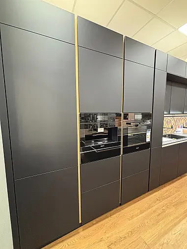 Nobilia Easytouch Grafitschwarz moderne Grifflose Küche in Schwarz-Matt
