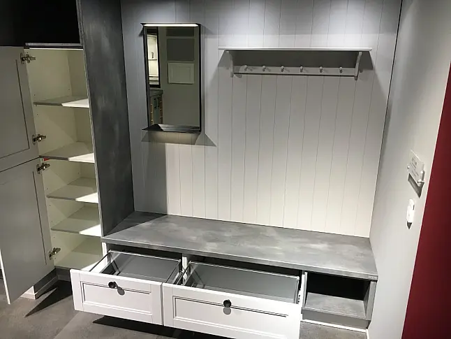 Exklusive Garderobe - Echtholz - Seidengrau lackiert