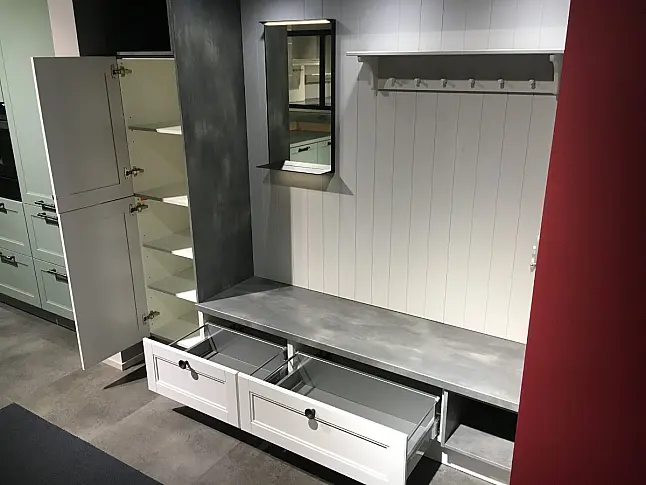 Exklusive Garderobe - Echtholz - Seidengrau lackiert