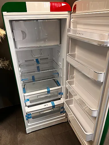 Standkühlschrank mit Eisfach