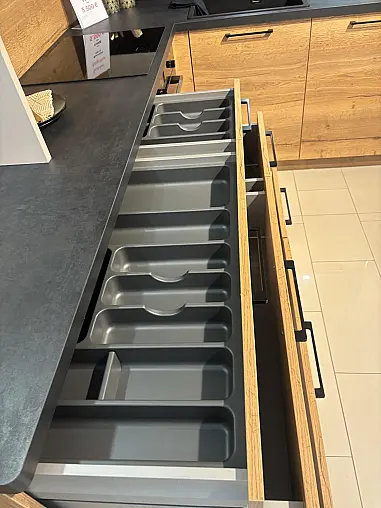 Moderne L Küche in Alteiche Natur mit Siemens Geräten