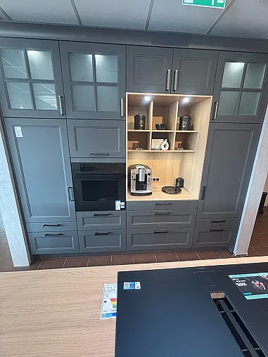 Moderne Landhausküche in Graphit