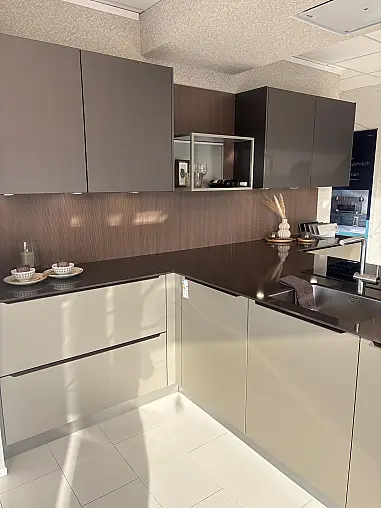 Concept130  in Champagner und Braun metallic inkl. Siemens Studioline
