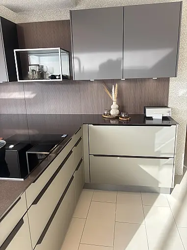 Concept130  in Champagner und Braun metallic inkl. Siemens Studioline