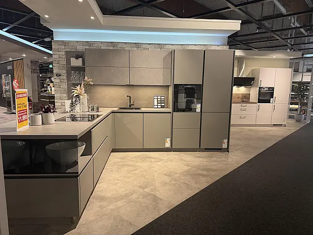 Mondo Esilia Taupe/ Seega Basalt Taupe - Nobilia Easytouch/ Stone Art Basalt Taupe