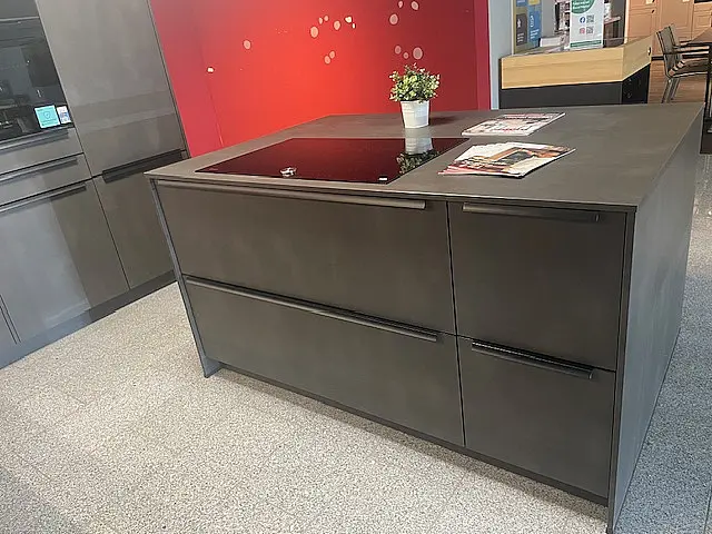 Hochwertige Lack Küche in Stahl dunkel