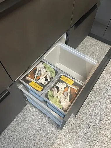 Hochwertige Lack Küche in Stahl dunkel