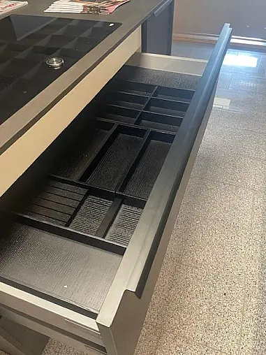 Hochwertige Lack Küche in Stahl dunkel