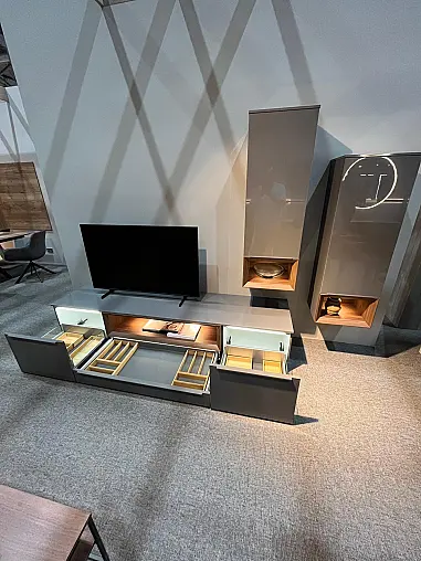 Exklusives Wohnzimmer / Esszimmer über Eck - inkl. Esstisch mit Stühlen und Couchtisch - Jede Menge LED-Beleuchtung - Messestück - Luxus pur !!!