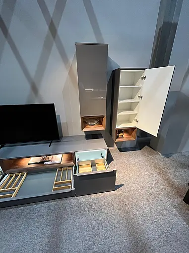 Exklusive Wohnwand / Wohnzimmerschrank - Messestück - Modern Hochglanz mit Holzakzenten - LED-Beleuchtung