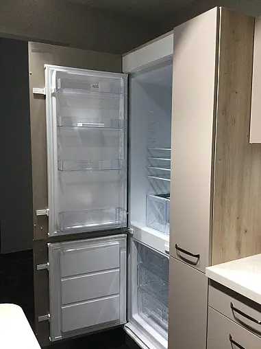 Impuls L-Küche IP3150 Cappuccino matt mit top Ausstatung und Geräten von AEG