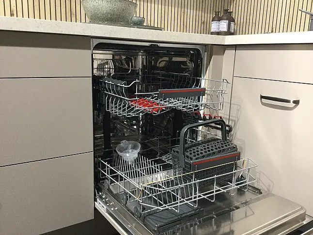 Impuls L-Küche IP3150 Cappuccino matt mit top Ausstatung und Geräten von AEG