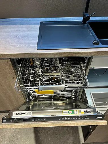 Exklusive Messeküche - Luxus pur - LED-Beleuchtungen ohne Ende - inkl. Stühle