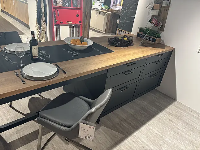 Country-Style-Küche  mit modernsten E-Geräten