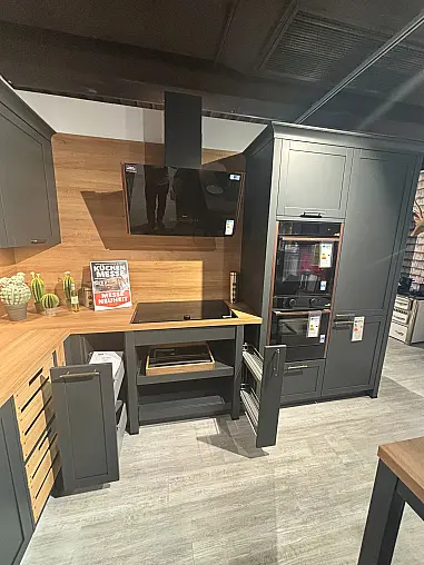 Country-Style-Küche  mit modernsten E-Geräten