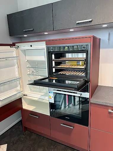 Küche mit Halbinsel und Sitztheke