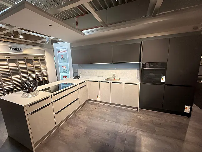 Musterküche aus Koje 082 im Wohnkaufhaus Krefeld