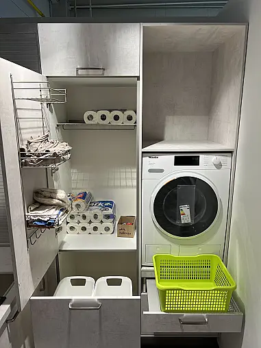 Hauswirtschaftsraum aus Küchenmöbeln