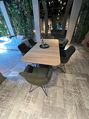 Exklusive Schrank / Regalwand mit Nische inkl. Weinkühlschrank inkl. Tisch und Stühle
