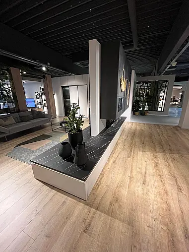 Exklusive Anbauwand / Wohnwand / Mediawand - 2 Seiten - Viel LED-Beleuchtung - Sign-Emotion Vitrinen - Rückwände inkl.
